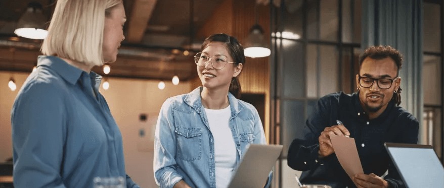 onsite-coding-bootcamp-students-working-on-project